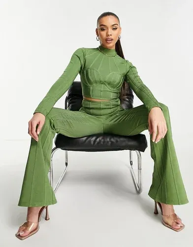 Pantalones color oliva acampanados con diseño de tiras de ASOS LUXE (parte de un conjunto)-Verde (6913601)
