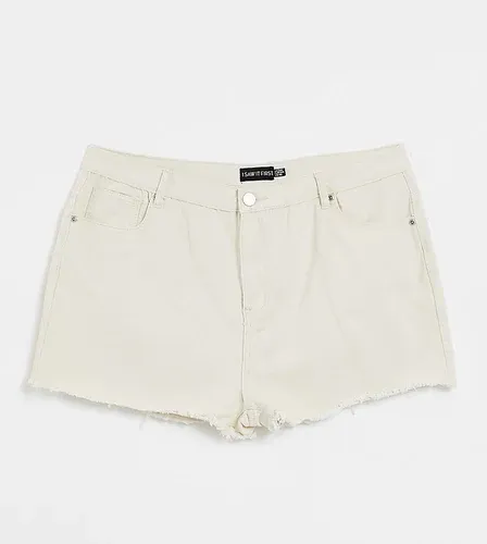 I Saw It First Curve Pantalones cortos mom color crema desgastados de talle alto de I Saw It First Plus-Blanco (6919265)