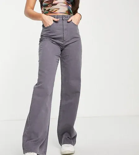 ASOS Tall Pantalones dad con lavado gris de pernera ancha de ASOS DESIGN Tall (6980472)