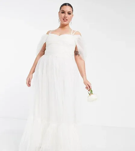 Vestido de novia largo color marfil con espalda cruzada de tul de Lace &amp; Beads Plus-Blanco (6917718)