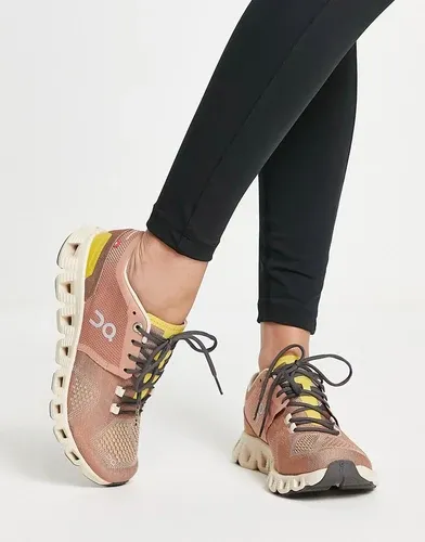 Zapatillas de deporte marrón moca con logo Cloud X de On Running (7686519)