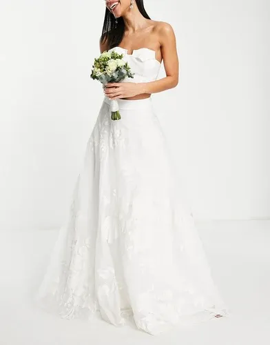 Falda de corte amplio con bordado floral de malla de ASOS EDITION-Blanco (7733377)