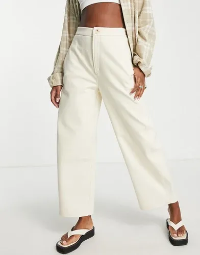 Pantalones blancos de Urban Revivo (7740566)