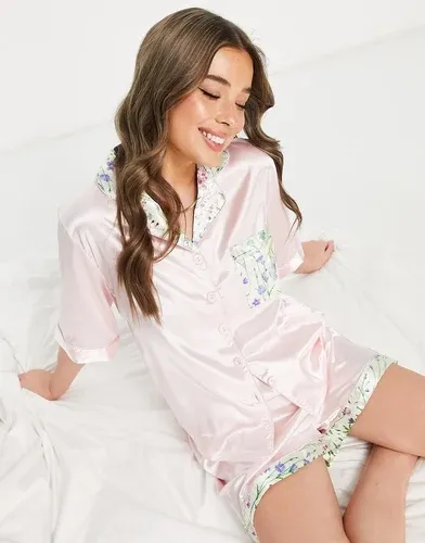 Pijama corto rosa rubor con estampado floral en contraste de satén de Night (8024885)