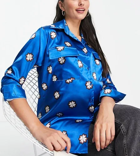 ueen Bee Maternity Camisa azul cobalto extragrande estilo pijama con estampado geométrico exclusiva de Queen Bee (parte de un conjunto)-Multicolor (8074028)