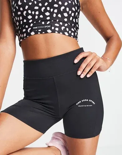 Pantalones cortos negros ajustados con inserto acanalado de Pink Soda (8123456)