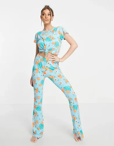 Pijama largo de pantalones de campana con estampado tropical de frutas de The Wellness Project-Azul (8137385)