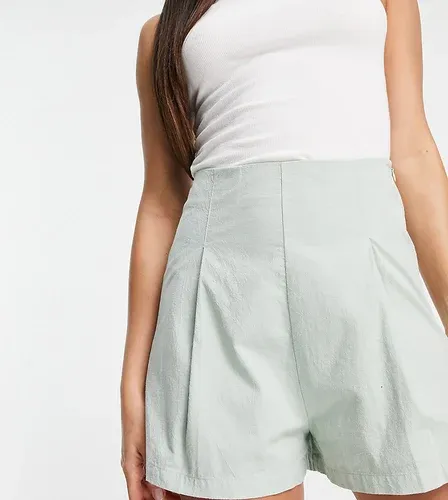ASOS Tall Pantalones cortos color salvia con pinzas en la parte delantera de tejido texturizado de ASOS DESIGN Tall-Blanco (4576753)