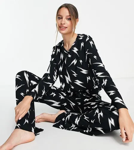 ASOS Tall Pijama negro de pantalones y top de manga larga con estampado de rayos de viscosa de ASOS DESIGN Tall (8152151)