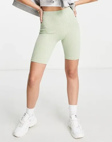 Pantalones cortos verde salvia deportivos de talle alto de Mango (8157158)