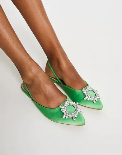 Zapatos verdes con puntera fina, tira talonera y detalle adornado Jana de BEBO (8169718)