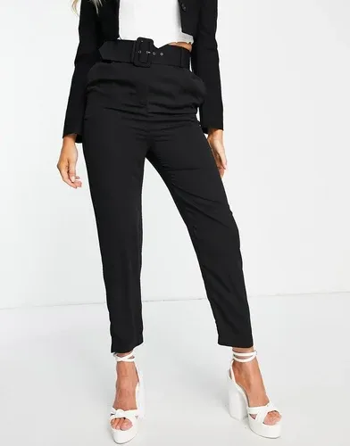 Pantalones negros de sastre y tiro alto con detalle de hebilla de Style Cheat (8169756)