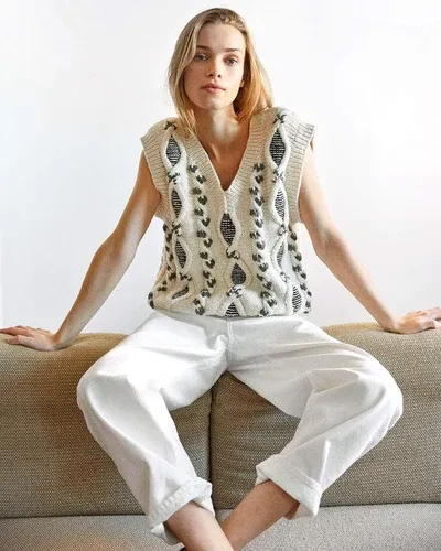 The Knotty Ones Laimė: Embroidered Oat Milk Alpaca Wool Cotton Vest (8385981)