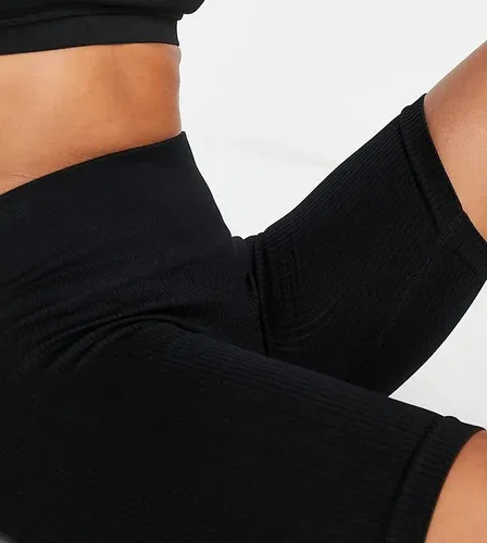Pantalones cortos deportivos negros estilo legging sin costuras de Hoxton Haus Petite (8440896)