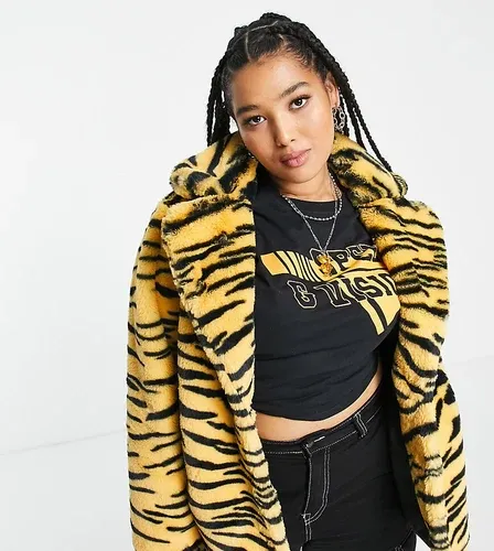 Abrigo corto color mostaza con estampado de tigre de piel sintética de Girlfriend Material Curve-Amarillo (8456716)