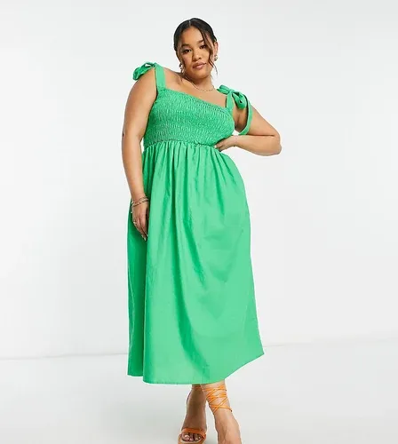 Vestido semilargo verde vibrante fruncido con tirantes anudados de Never Fully Dressed Plus (8717918)