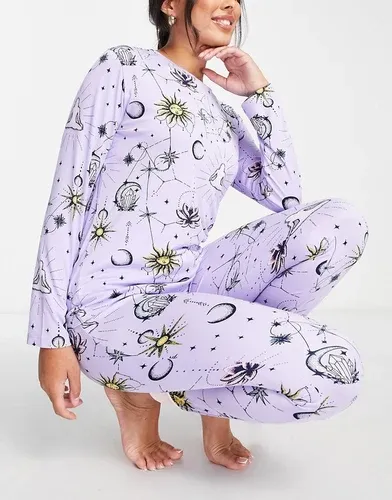 Pijama largo morado con estampado de astrología de The Wellness Project x Chelsea Peers (9059983)